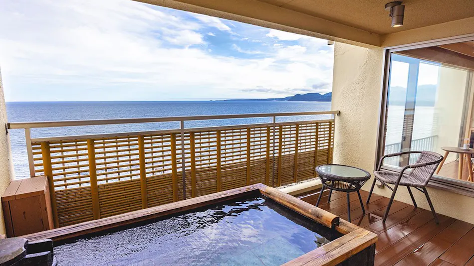 Inatori Tokai Hotel Yuen: A Scenic Hot Spring and Seafood Feast Inn