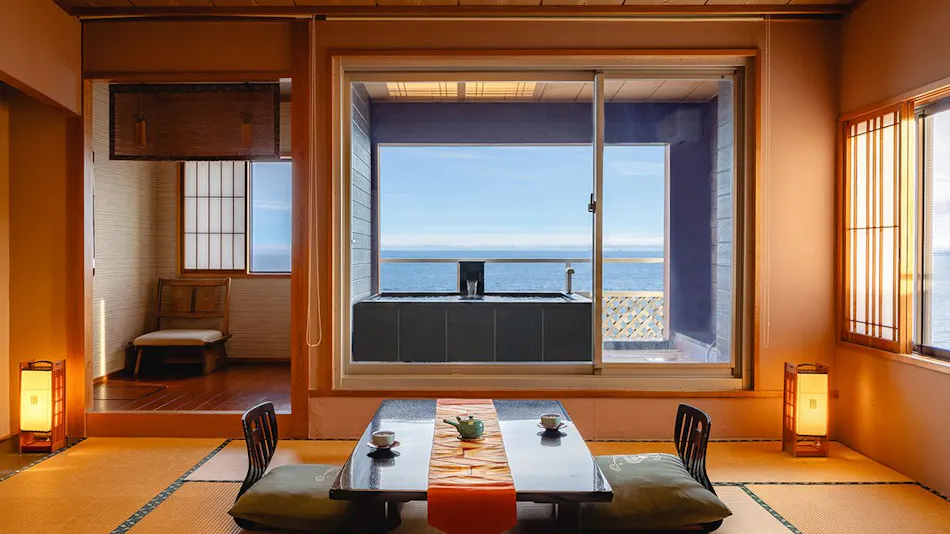 Inatori Tokai Hotel Yuen: A Scenic Hot Spring and Seafood Feast Inn