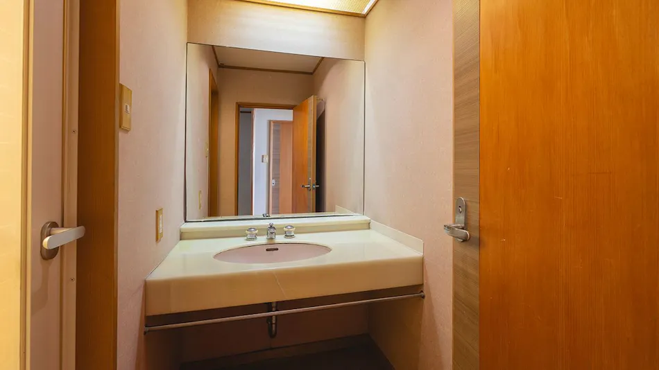 Inatori Tokai Hotel Yuen: A Scenic Hot Spring and Seafood Feast Inn