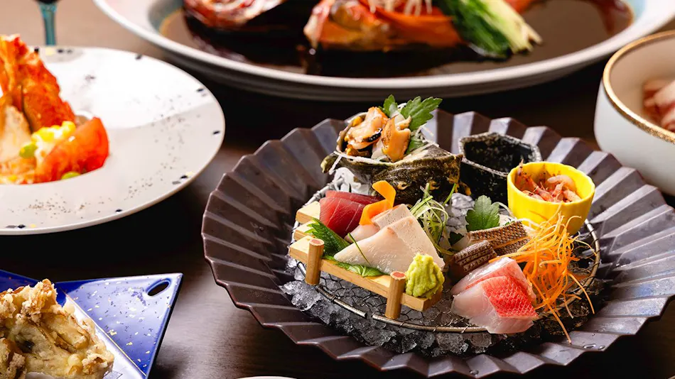 Inatori Tokai Hotel Yuen: A Scenic Hot Spring and Seafood Feast Inn