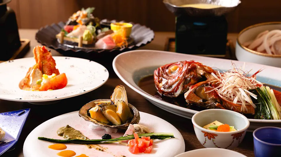 Inatori Tokai Hotel Yuen: A Scenic Hot Spring and Seafood Feast Inn