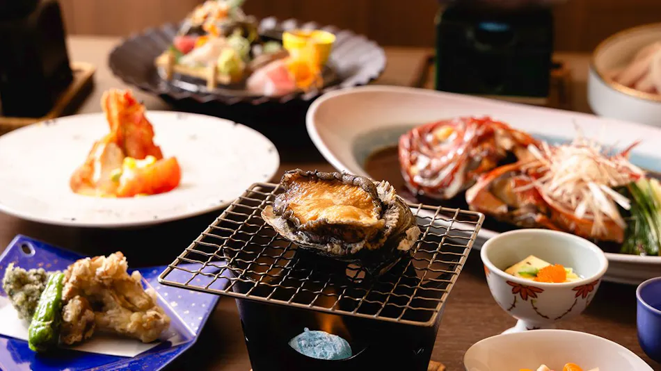 Inatori Tokai Hotel Yuen: A Scenic Hot Spring and Seafood Feast Inn
