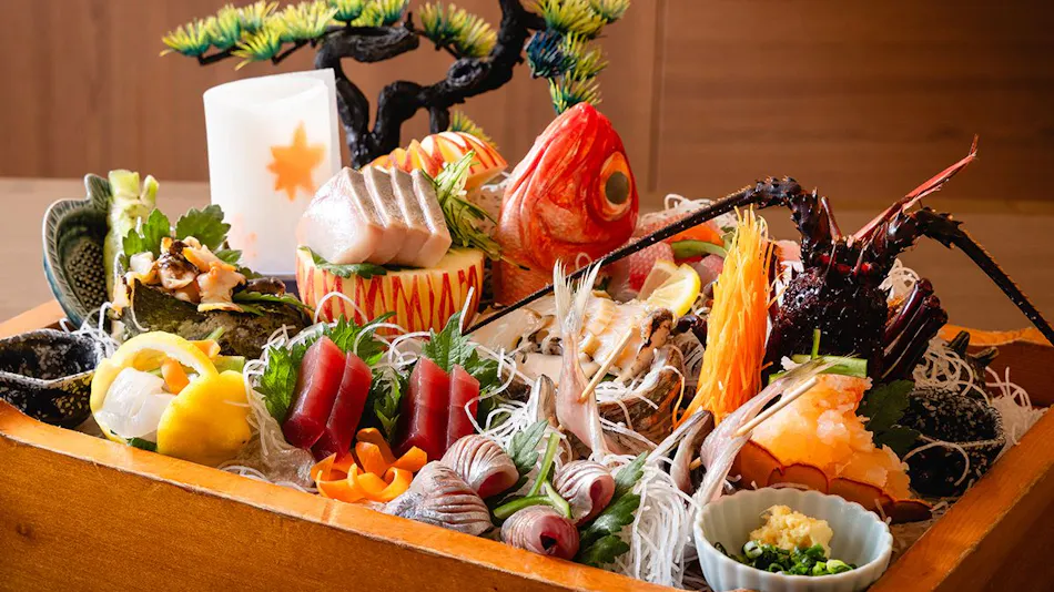 Inatori Tokai Hotel Yuen: A Scenic Hot Spring and Seafood Feast Inn