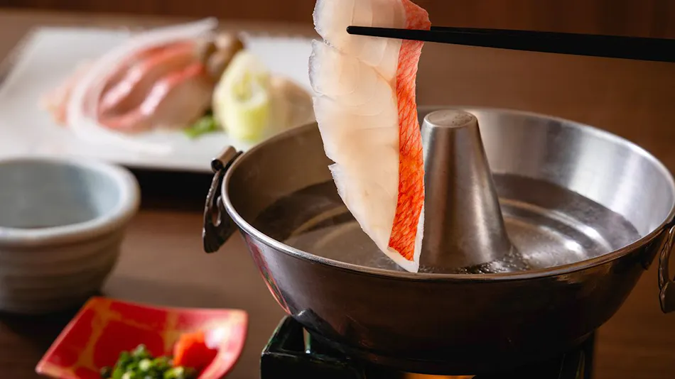 Inatori Tokai Hotel Yuen: A Scenic Hot Spring and Seafood Feast Inn