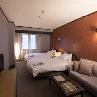 ห้องพักเตียงคู่ในอาคารหลัก