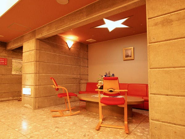 【ロビー】星の天井が可愛い♪