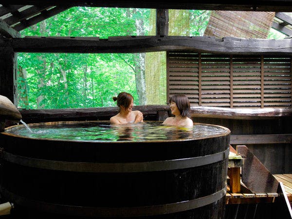 珍しいみそ樽の露天風呂！