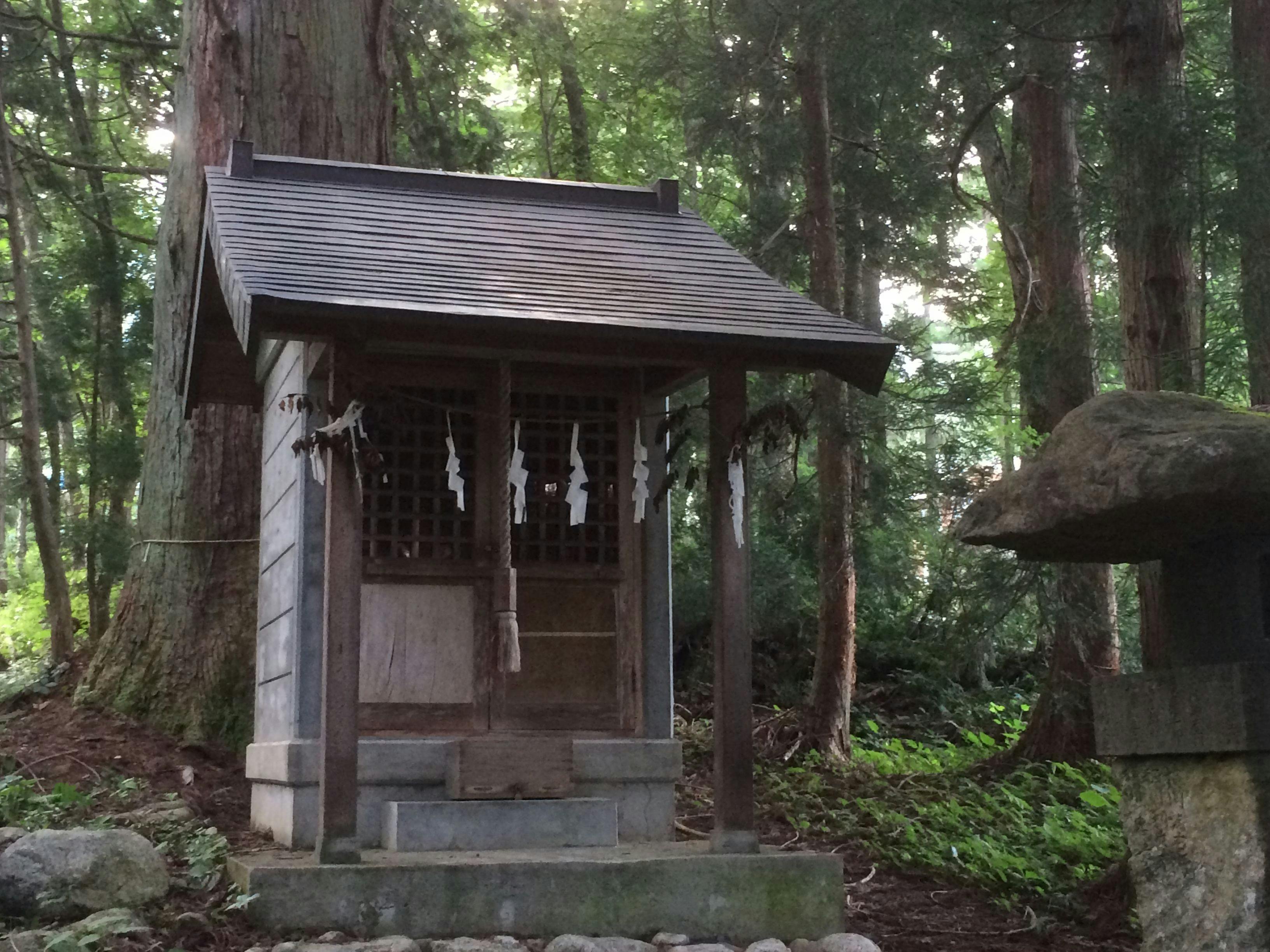 山の神神社（隣）