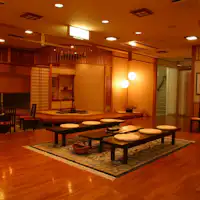 落ち着いた雰囲気のロビー