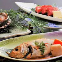 3大グルメ:ノドグロ県産鳥取和牛国産鮑