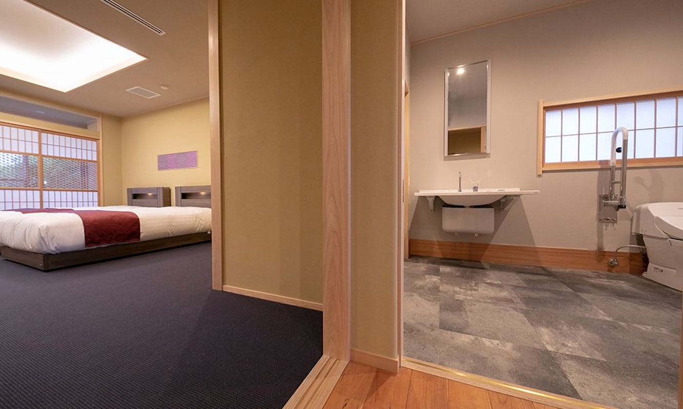 信貴山下【旅亭 十三屋】桔梗-ききょう-(定員3名・53.6平米)トイレ入り口