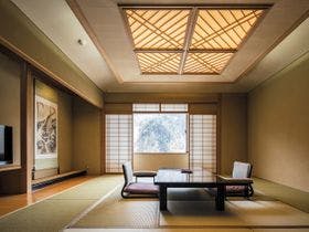 尾瀬を望む　老神温泉「源泉湯の宿　紫翠亭」 1枚目