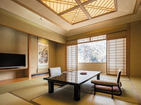 尾瀬を望む　老神温泉「源泉湯の宿　紫翠亭」 2枚目