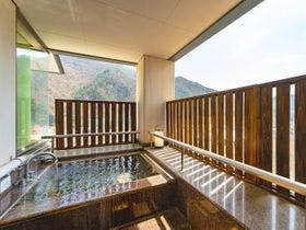 尾瀬を望む　老神温泉「源泉湯の宿　紫翠亭」