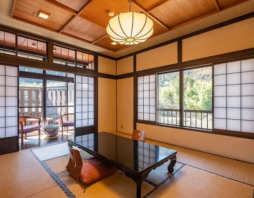 ペット受入不可　和室10畳（禁煙）＋広縁