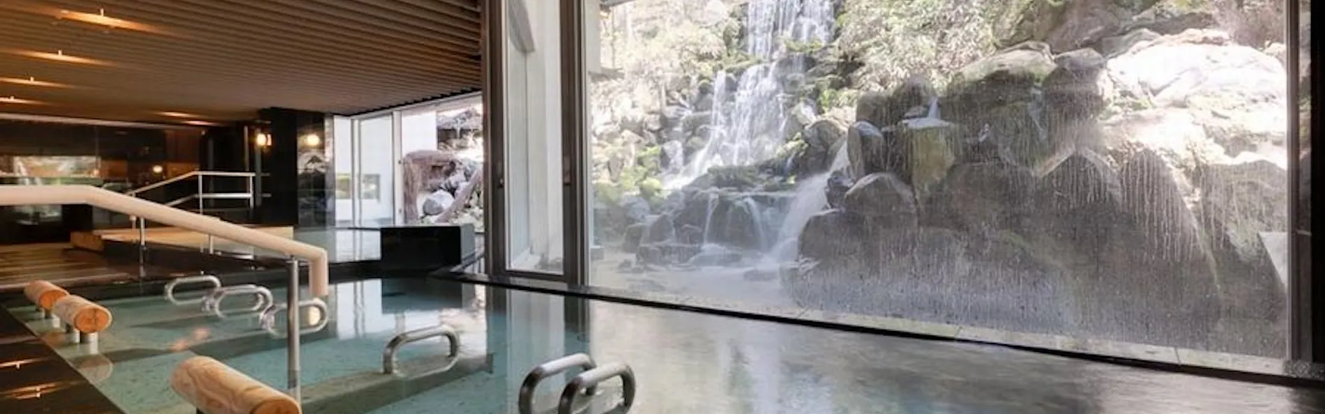 蓼科グランドホテル滝の湯