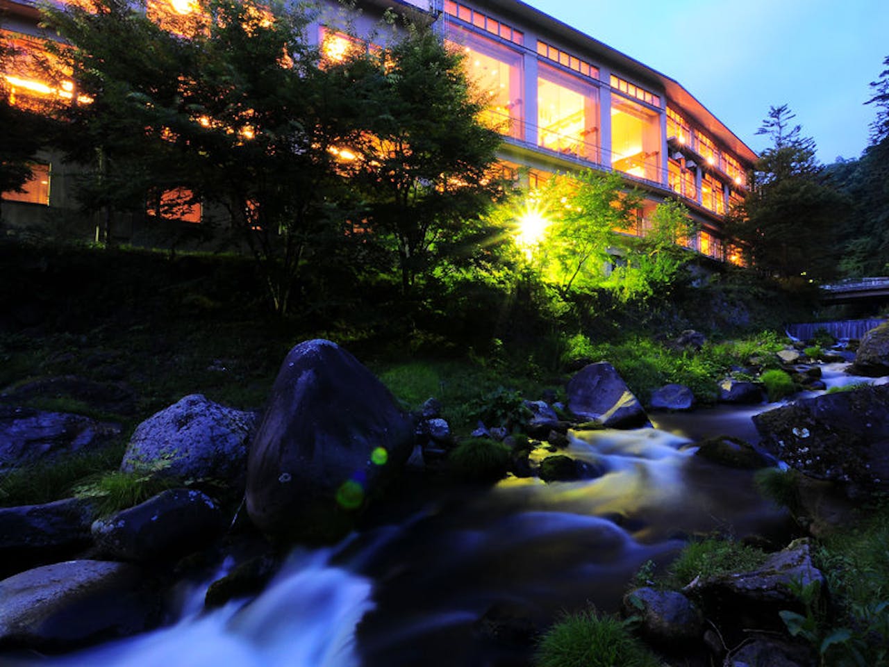 【蓼科グランドホテル滝の湯】外観