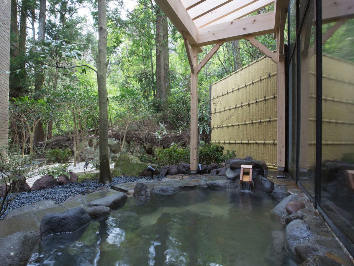 【露天風呂　昼】