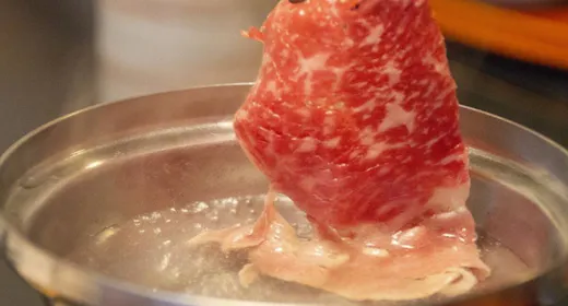 【山形牛しゃぶしゃぶ】きめ細やかな霜降りと旨みをさっぱりと味わう<本館賀登屋・貸切風呂無料>/2食付
