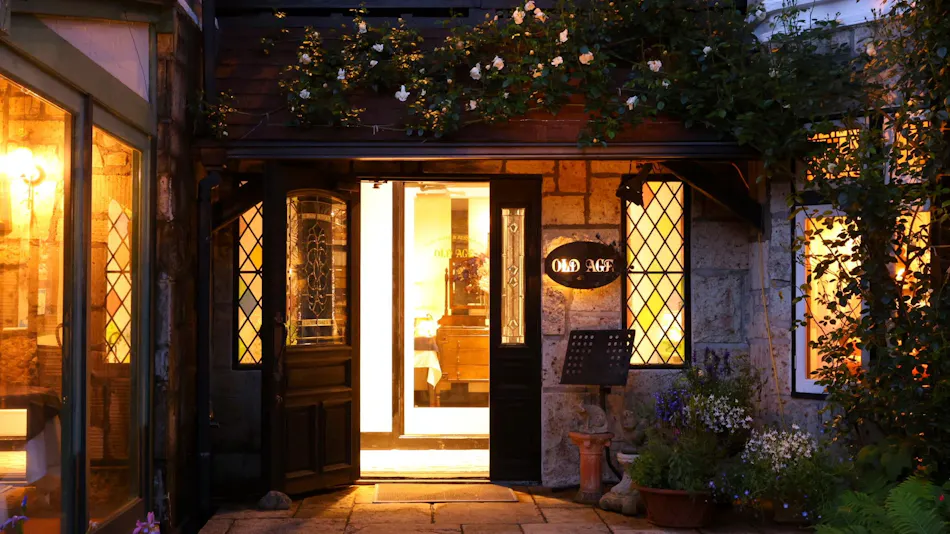 Petit Hotel & Restaurant Old Age
