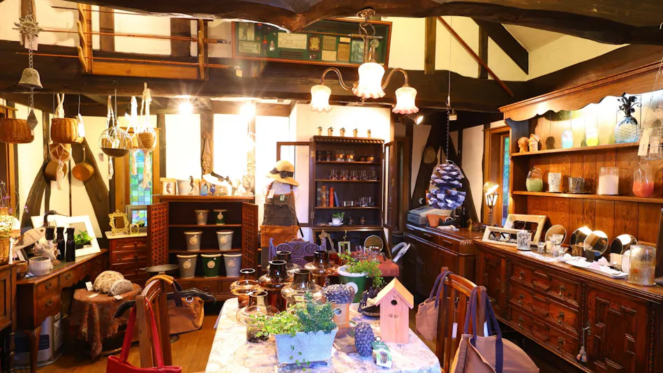 Petit Hotel & Restaurant Old Age
