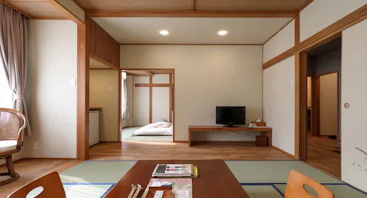 幅広く多くのご利用できるように二間続き