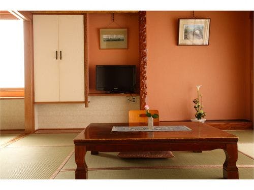 昔ながらの畳の和室でゆっくり。