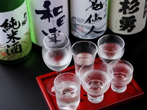 日本酒６種飲み比べをぜひ。