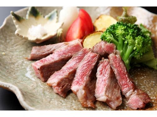 山形牛のサーロインステーキイメージ。