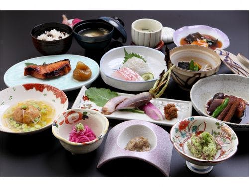 夕食のイメージです。秋の実りの膳。