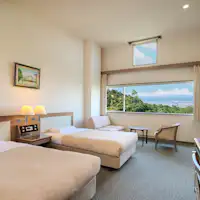 34平米のゆったりとした洋室ツインです。