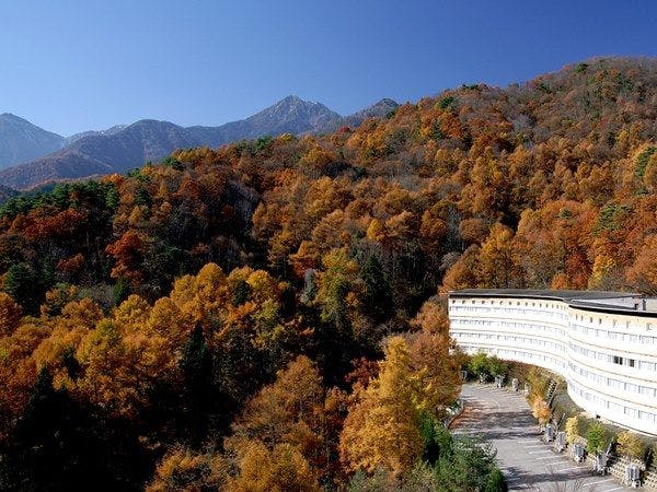 ホテル外観～秋～