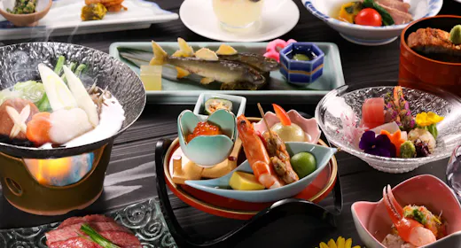 【夕・お部屋食または個室確約】<舞の料理>信州の味覚と、天竜川を望むとろみある温泉