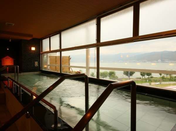 Gekka no Yu menghadap Danau Suwa