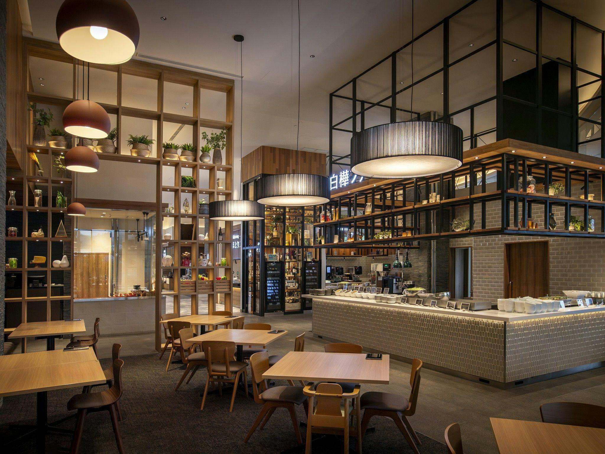 レストラン湖畔の風