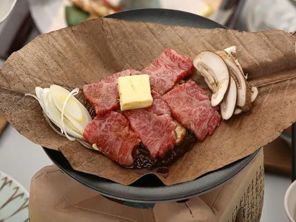 【迷ったらコレ】人気NO.1!!絶対食べたい飛騨牛料理!!飛騨牛朴葉味噌会席プラン 5大特典付
