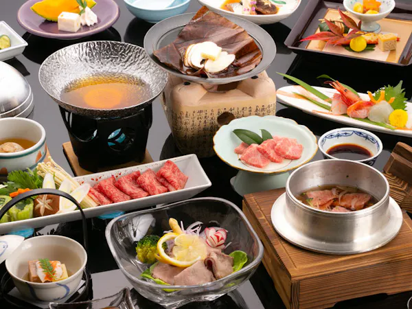 【新登場】ようこそ飛騨へ~最高級飛騨牛をふんだんに使用した【飛騨牛ごっつぉう御膳】