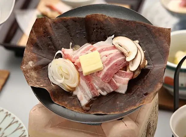飛騨ぶたの朴葉味噌焼き
