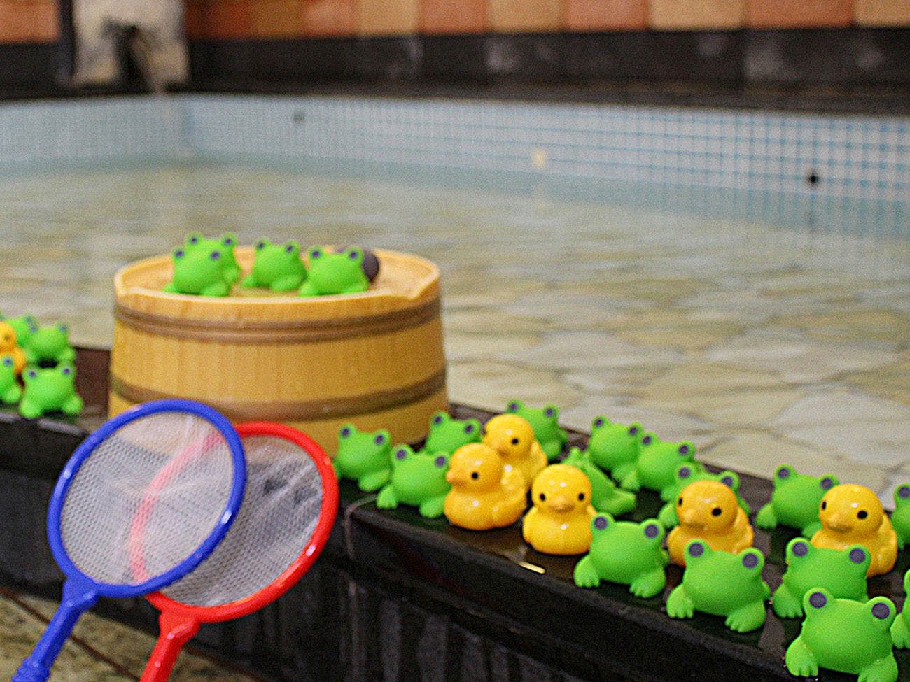 Bể bơi trẻ em trong phòng tắm nam được cải tạo