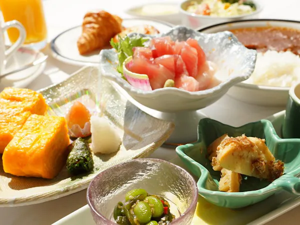 【1泊朝食】天然温泉と地元食材を使った美味しい<港の朝ごはん>で元気をチャージ!~全室Wi-Fi完備