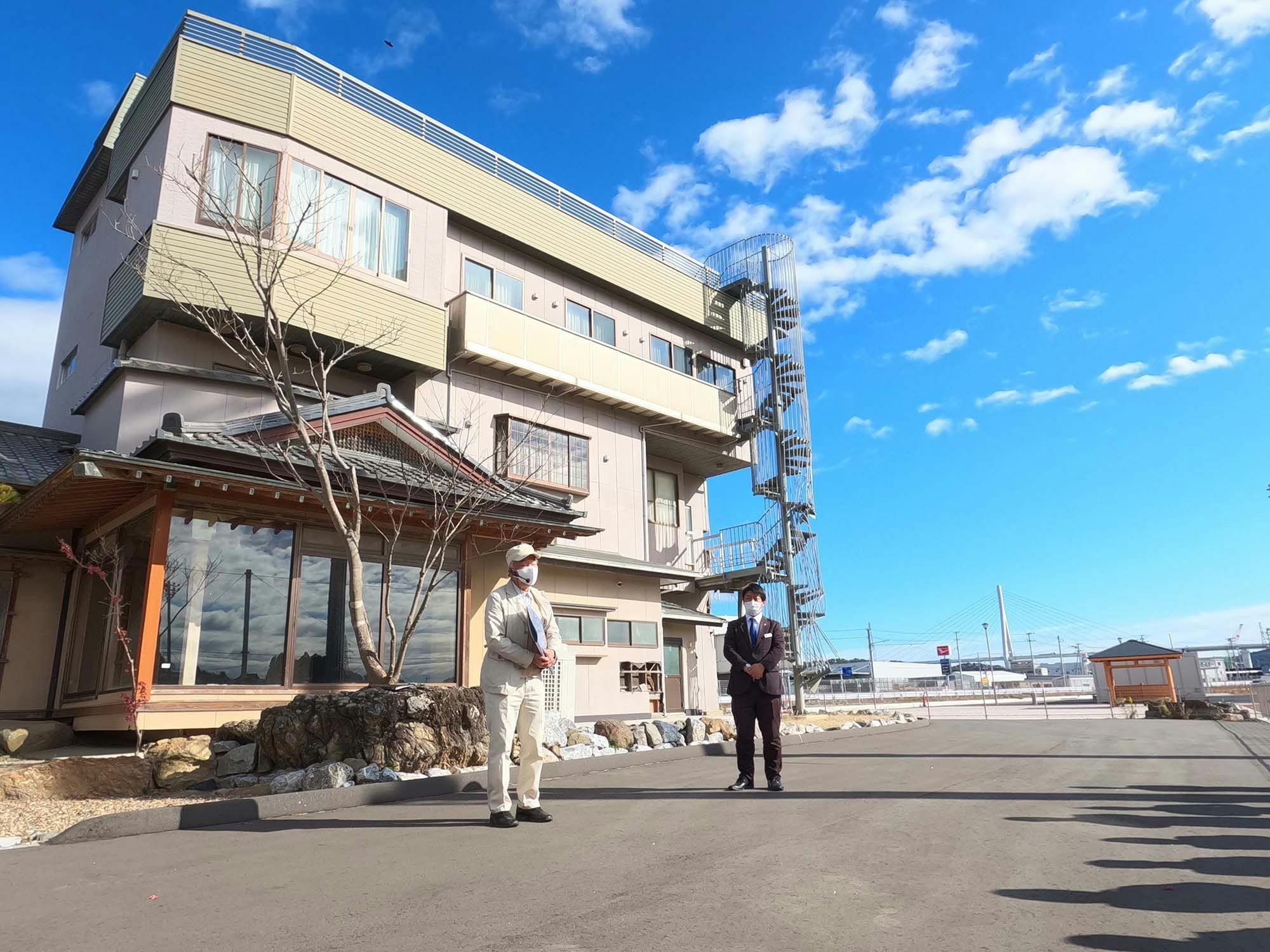 命のらせん階段語り部バス