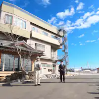 命のらせん階段語り部バス