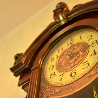 ภายในอาคารมีบรรยากาศที่ชวนให้นึกถึงคฤหาสน์ในยุโรป