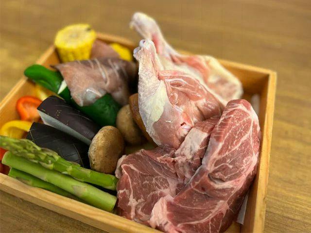 キャンプ飯（チキン＆ポーク）