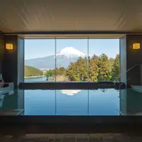 น้ำพุร้อนอ่างอาบน้ำใหญ่ "พรจากภูเขาไฟฟูจิ"