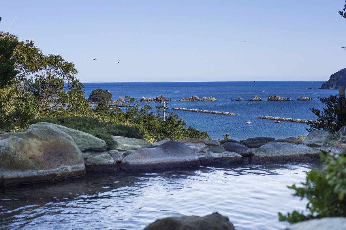 南紀串本 橋杭海水浴場 露天風呂が人気の宿 宿泊予約は 一休 Com