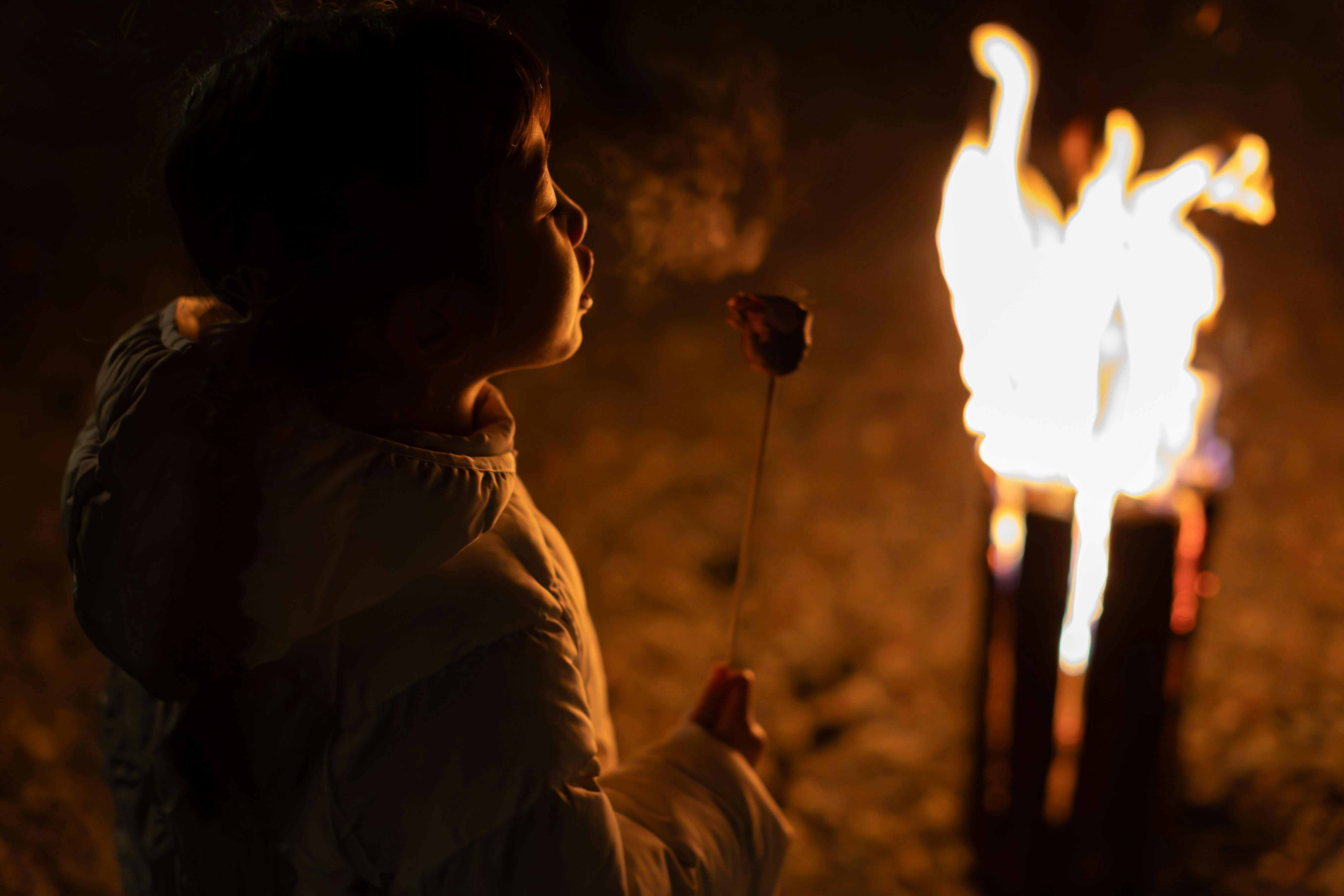 スウェーデントーチで焼きマシュマロ体験