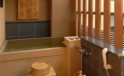 【1泊素泊まり】大浴場・無料貸切風呂・炭酸泉で湯めぐりを満喫！