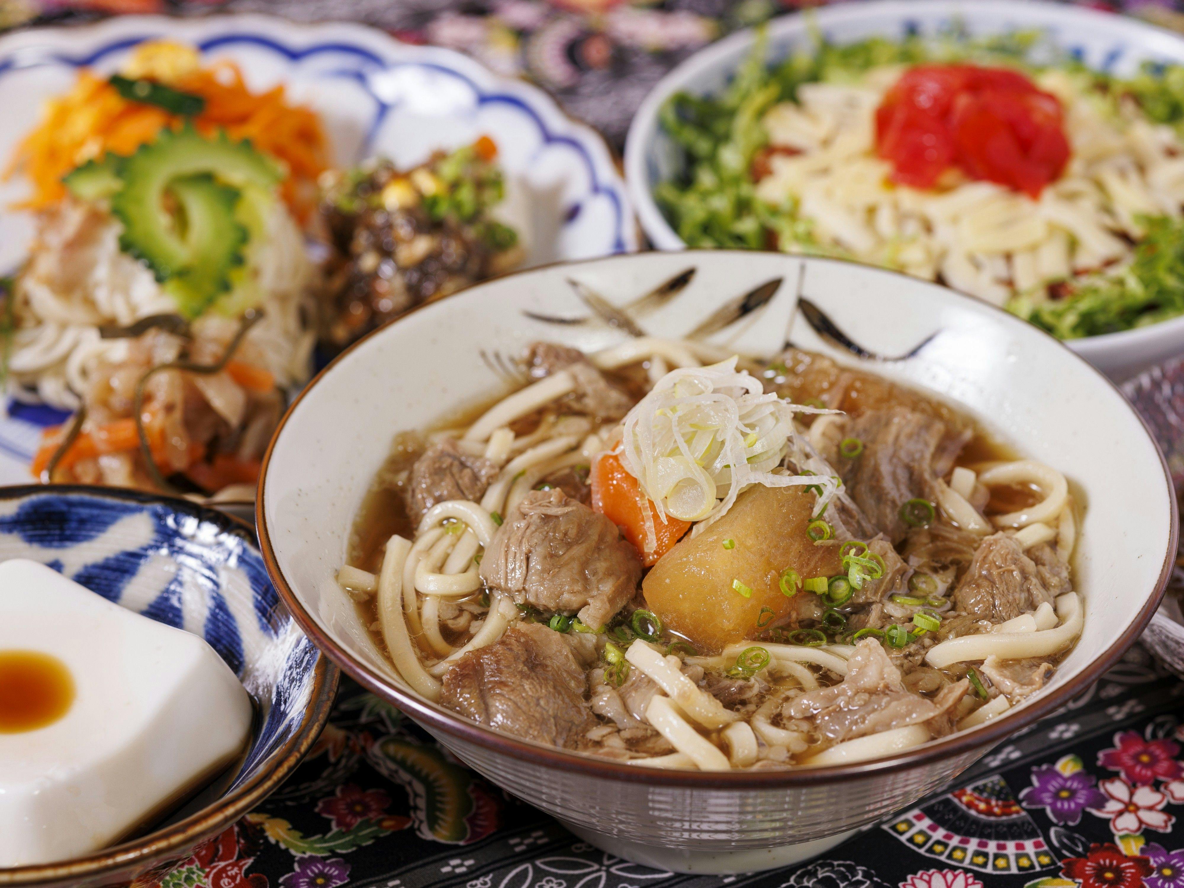 【朝食】優しい味わいの沖縄料理も。