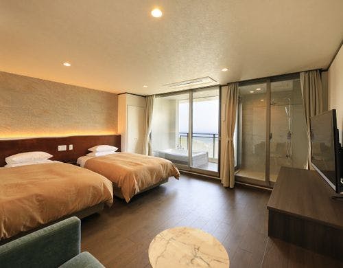 【新館4階露天風呂付き客室】